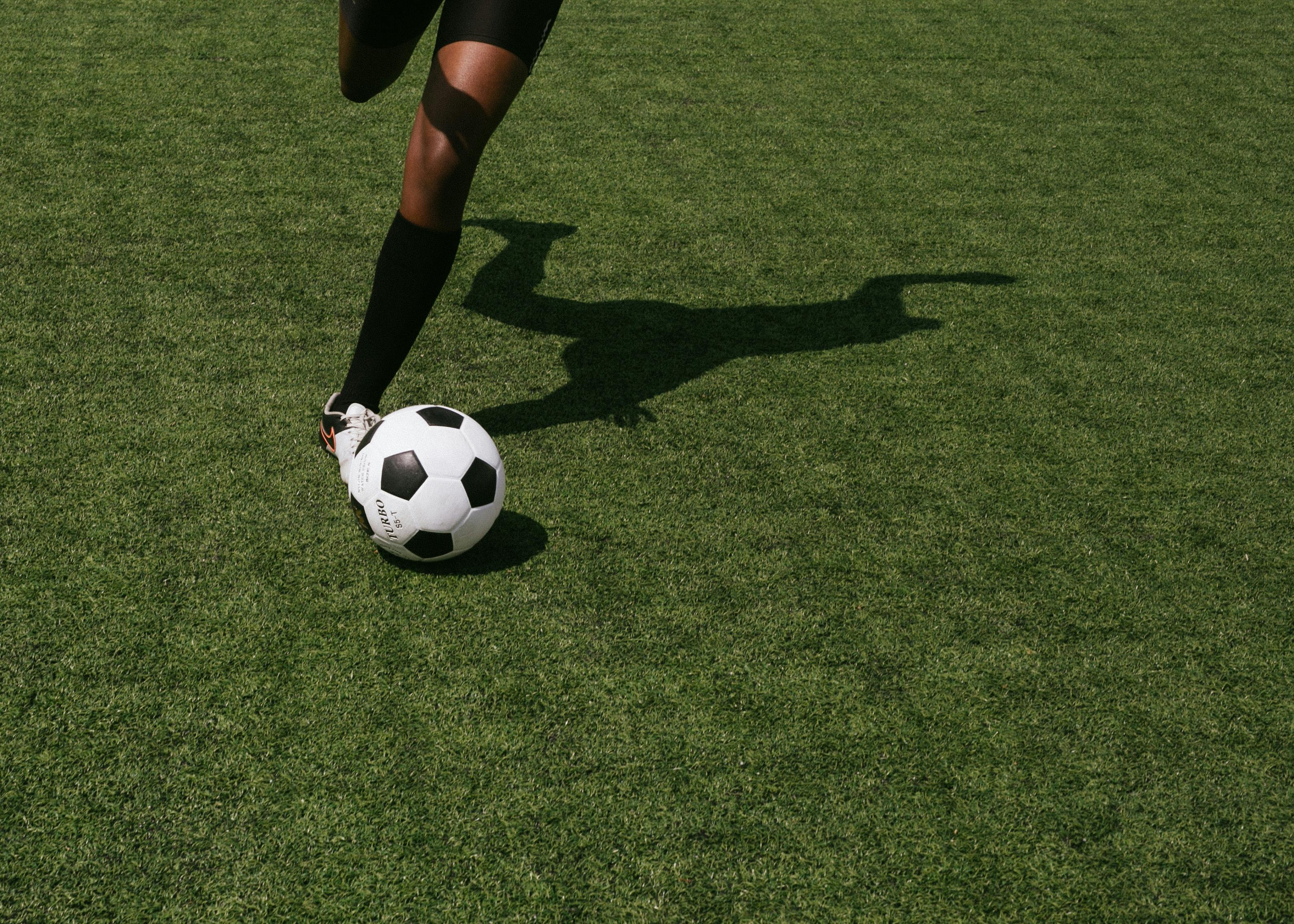 sports athlete playing football